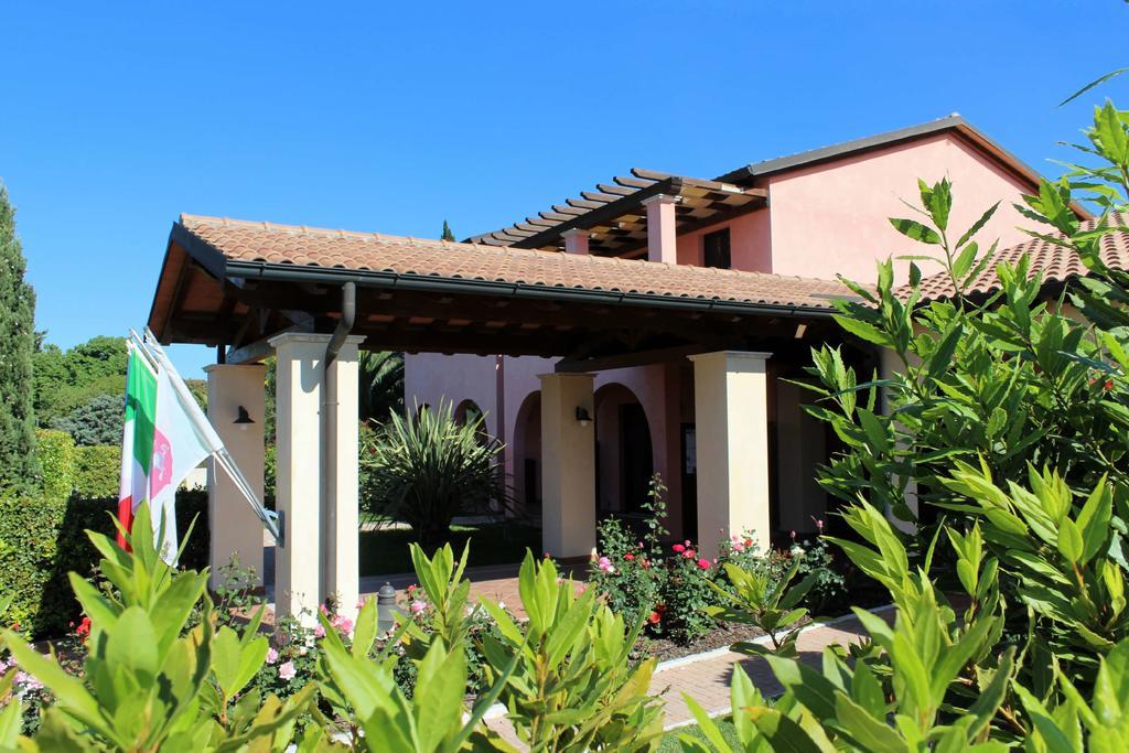 فينتورينا تيرمي Le Corti Del Sole Residence المظهر الخارجي الصورة